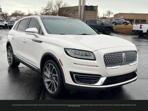 White Platinum Metallic Tri-Coat 2019 Lincoln Nautilus Reserve
