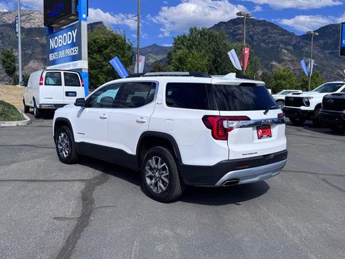 Summit White 2023 GMC Acadia FWD SLT