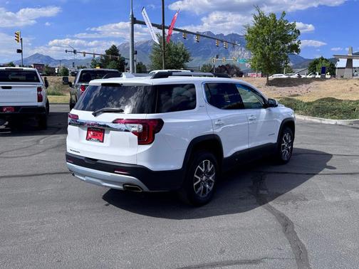 Summit White 2023 GMC Acadia FWD SLT
