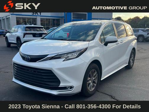 2023 Toyota Sienna XLE