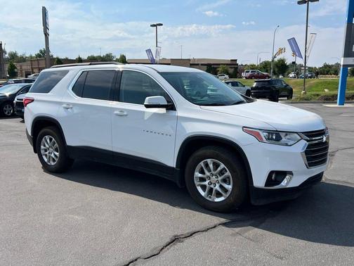 2020 Chevrolet Traverse LT Cloth