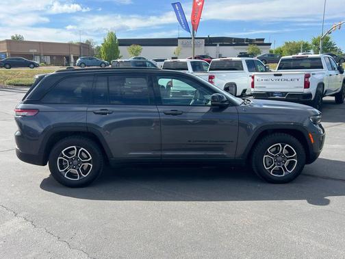 Baltic Gray Metallic Clearcoat 2023 Jeep Grand Cherokee 4xe Trailhawk