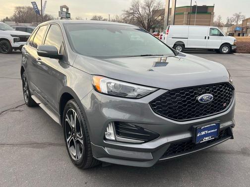Carbonized Gray Metallic 2023 Ford Edge ST