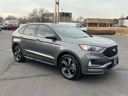 Carbonized Gray Metallic 2023 Ford Edge ST