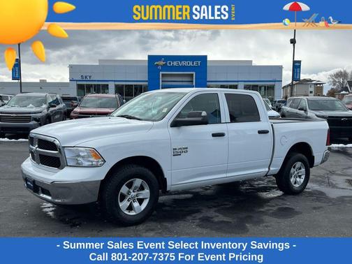 Bright White Clearcoat 2023 RAM 1500 Classic SLT
