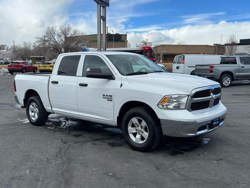 Bright White Clearcoat 2023 RAM 1500 Classic SLT