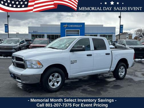 Bright White Clearcoat 2023 RAM 1500 Classic SLT