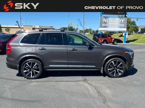 2023 Volvo XC90 B5 Plus