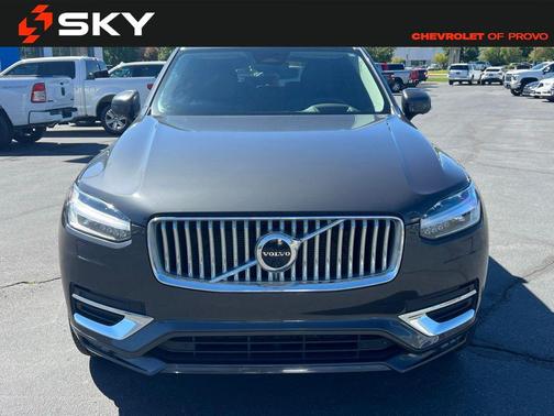 2023 Volvo XC90 B5 Plus