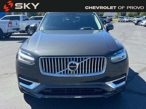 2023 Volvo XC90 B5 Plus