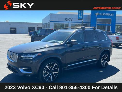 2023 Volvo XC90 B5 Plus