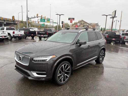 2023 Volvo XC90 B5 Plus