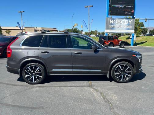 2023 Volvo XC90 B5 Plus