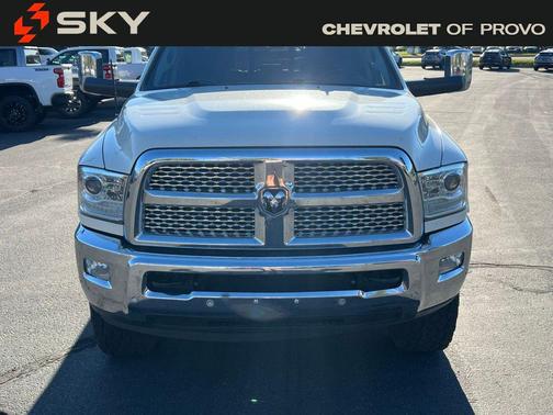 2018 RAM 3500 Laramie Crew Cab 4x4 8' Box