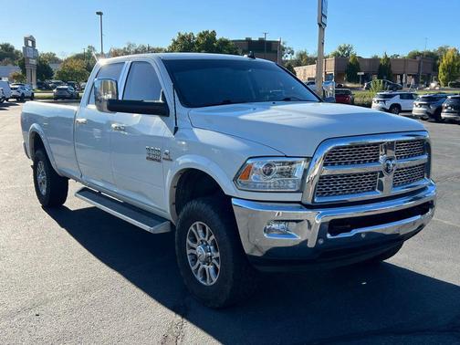 2018 RAM 3500 Laramie Crew Cab 4x4 8' Box