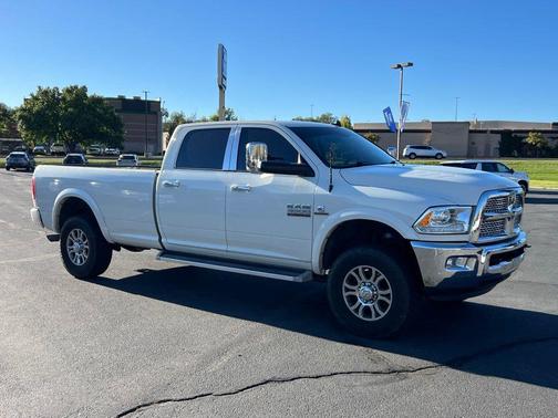2018 RAM 3500 Laramie Crew Cab 4x4 8' Box