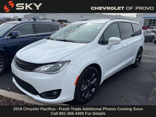 2019 Chrysler Pacifica Touring Plus