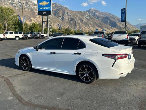 2019 Toyota Camry SE