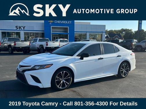 2019 Toyota Camry SE
