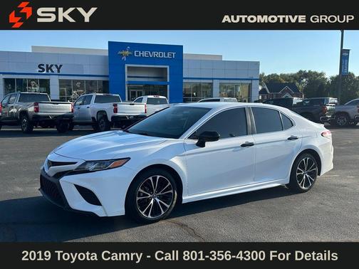 2019 Toyota Camry SE