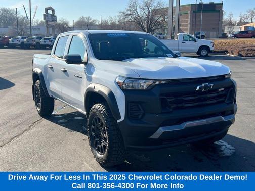 Summit White 2025 Chevrolet Colorado Trail Boss