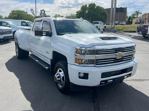Summit White 2017 Chevrolet Silverado 3500 High Country