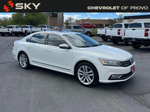 Pure White 2016 Volkswagen Passat 1.8T SEL
