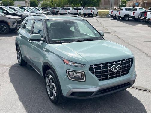 Mirage Green 2025 Hyundai VENUE SEL