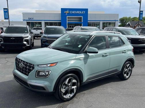 Mirage Green 2025 Hyundai VENUE SEL