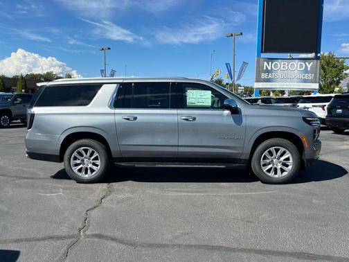 2025 Chevrolet Suburban Premier