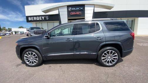 2022 GMC Acadia Denali