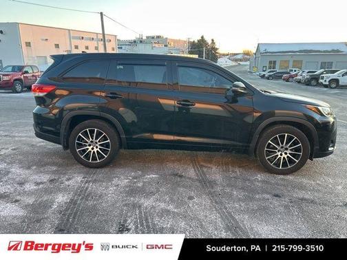 2018 Toyota Highlander SE