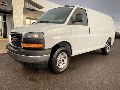 2025 GMC Savana 3500 Work Van