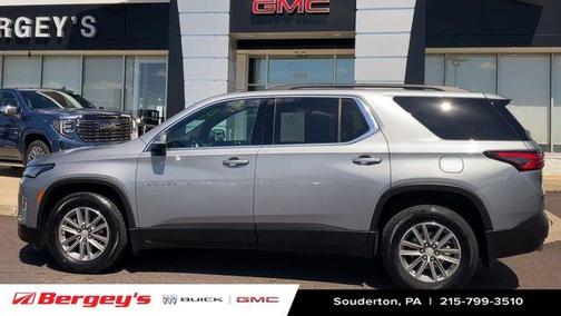 Sterling Gray Metallic 2023 Chevrolet Traverse LT Cloth