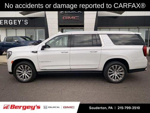 White Frost Tri-Coat 2022 GMC Yukon XL Denali