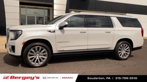 White Frost Tri-Coat 2022 GMC Yukon XL Denali