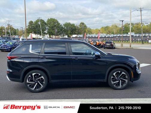 2022 Mitsubishi Outlander SE