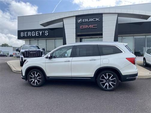 2019 Honda Pilot Touring 8-Passenger