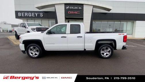 Summit White 2018 Chevrolet Silverado 1500 Custom