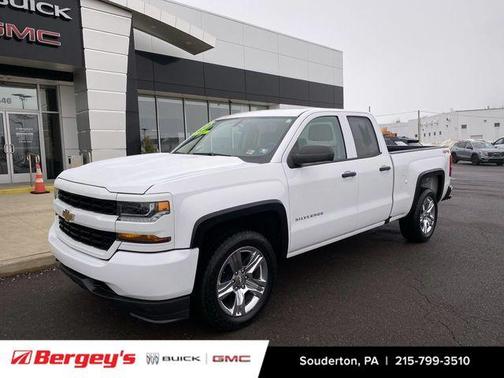 Summit White 2018 Chevrolet Silverado 1500 Custom