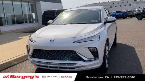 White Frost Tri-Coat 2024 Buick Envista Avenir