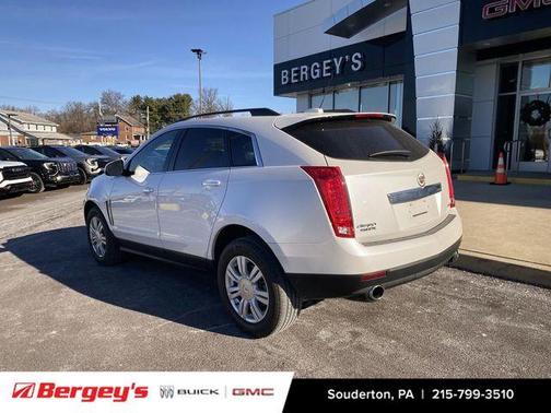 2016 Cadillac SRX Standard