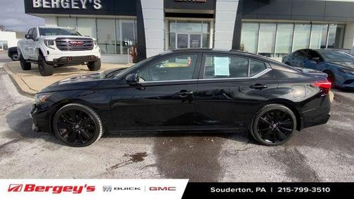 2022 Nissan Altima 2.5 SR