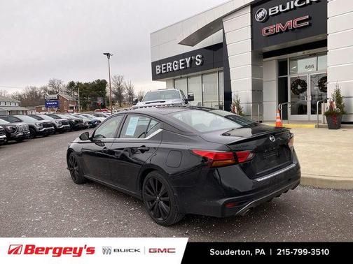 2022 Nissan Altima 2.5 SR