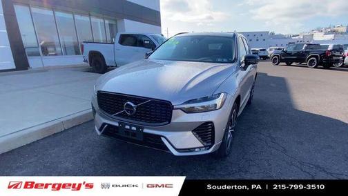 Bright 2025 Volvo XC60 B5 Plus