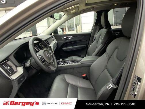 2025 Volvo XC60 B5 Plus