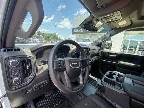 2025 GMC Sierra 2500 Pro