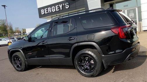 2022 GMC Acadia AT4