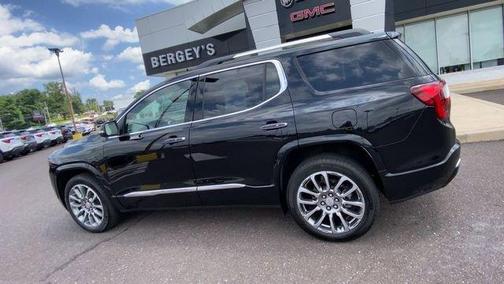 2022 GMC Acadia Denali