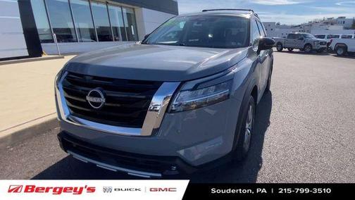 2022 Nissan Pathfinder SL